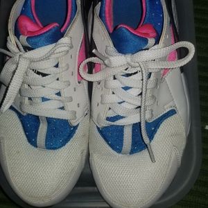 Women's Nike Hurache Sneakers